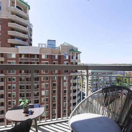 Bright Apartment Walk To Ballston Metro Arlington Exterior foto